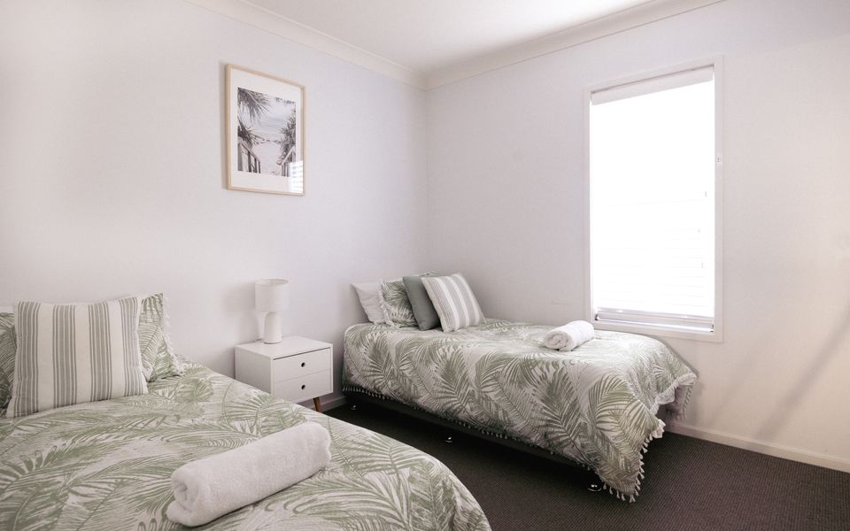 Mollymook Luxury Beachfront Apartment 3