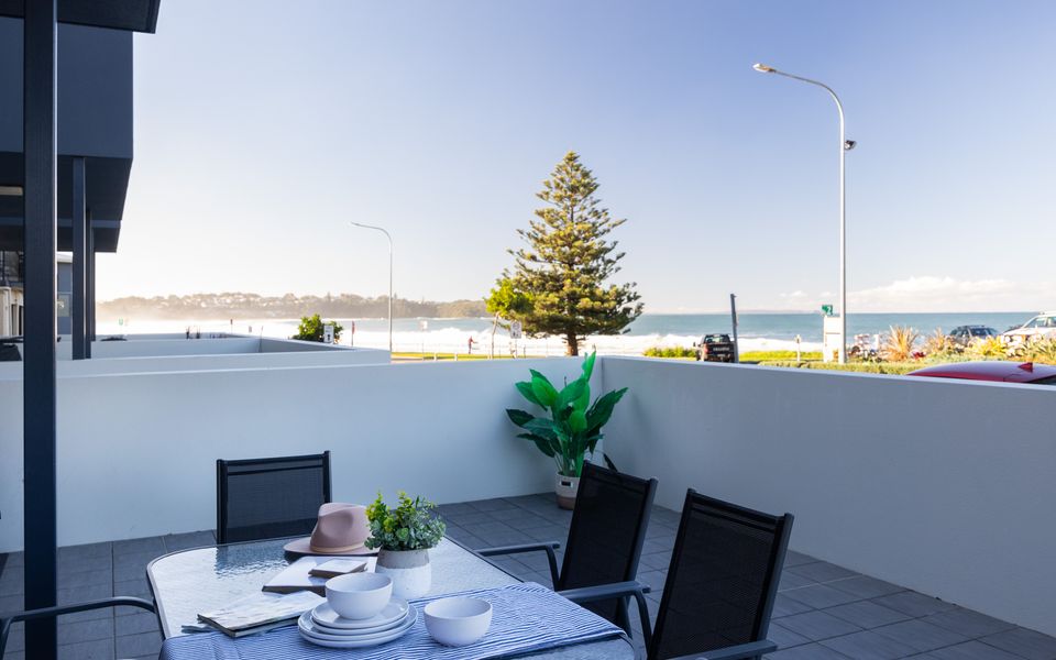 Mollymook Luxury Beachfront Apartment 3