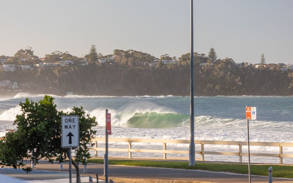 Mollymook Luxury Beachfront Apartment 3