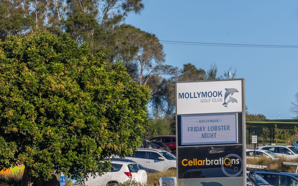 Mollymook Luxury Beachfront Apartment 3