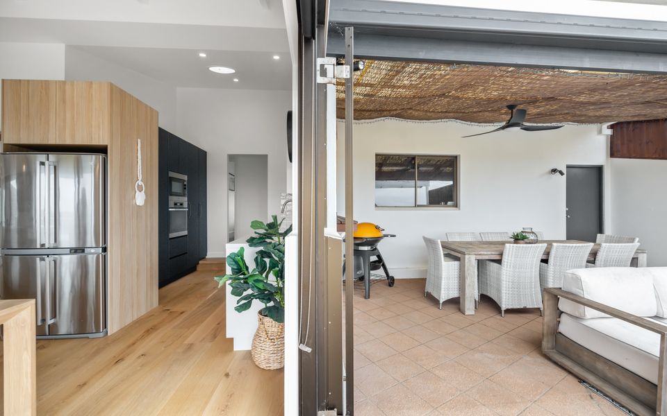 Banksia Beach House