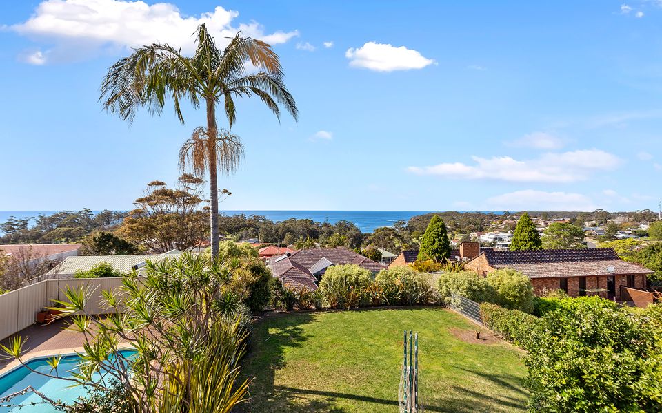 Banksia Beach House