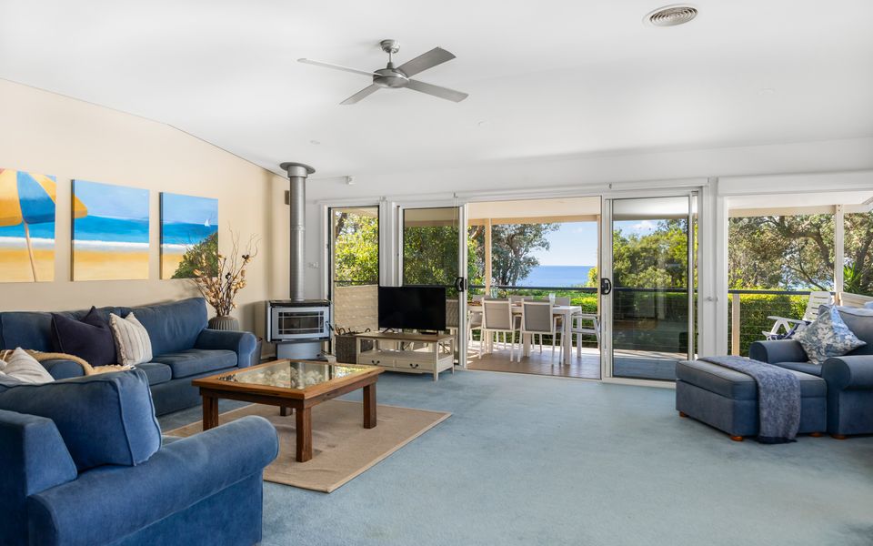 Beachfront Bliss on Mollymook Beach
