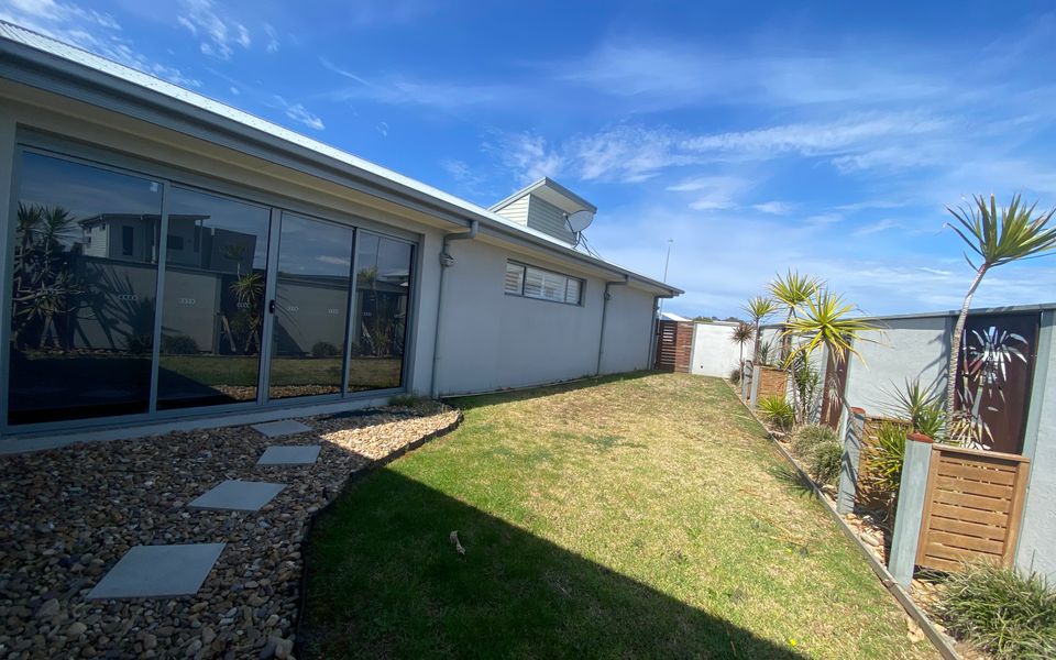 6 Bagarin Avenue, Tomakin