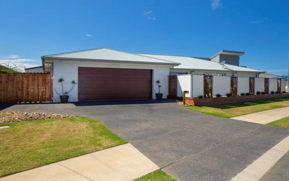 6 Bagarin Avenue, Tomakin