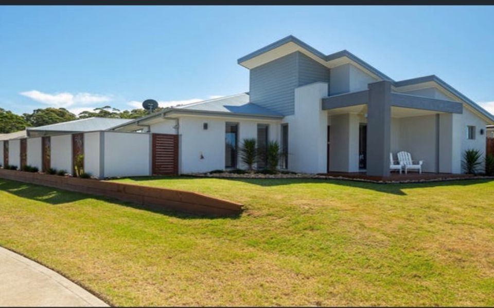 6 Bagarin Avenue, Tomakin