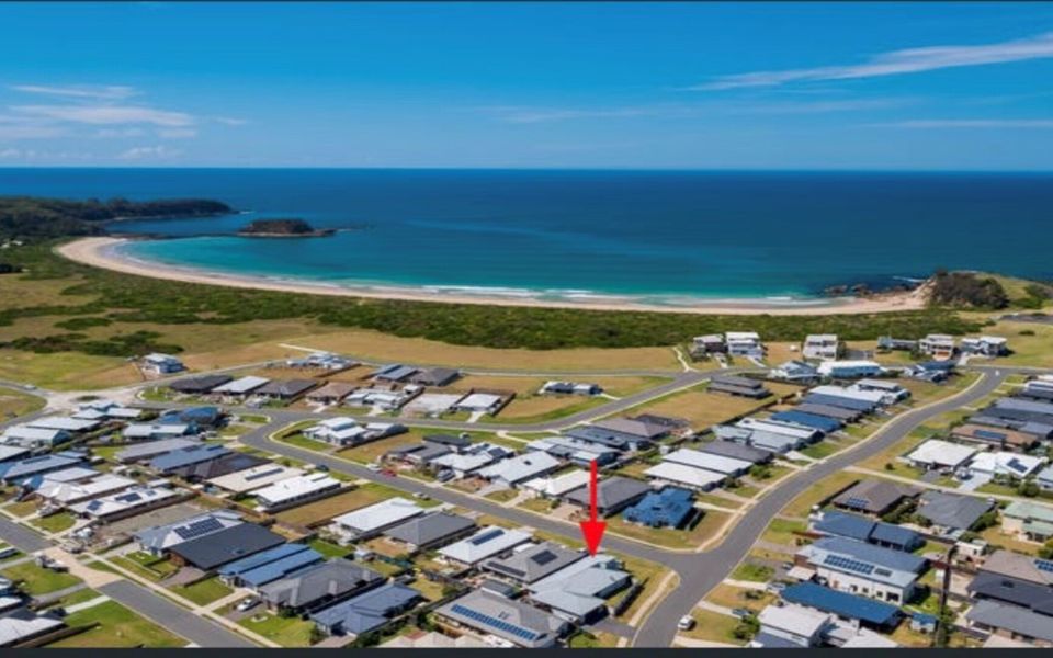 6 Bagarin Avenue, Tomakin