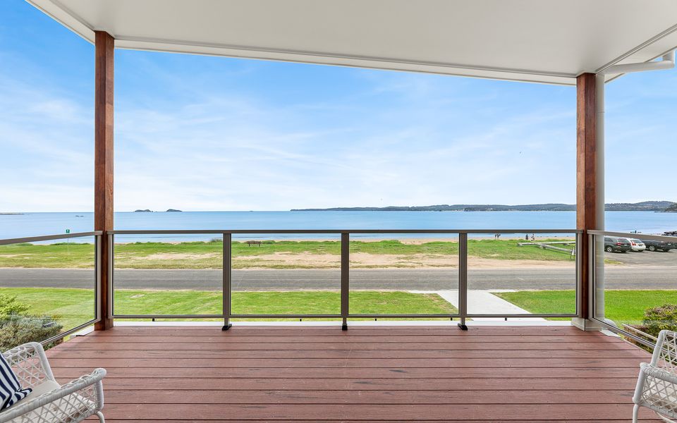 10 Bay Road, Long Beach