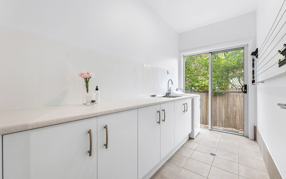 10 Bay Road, Long Beach