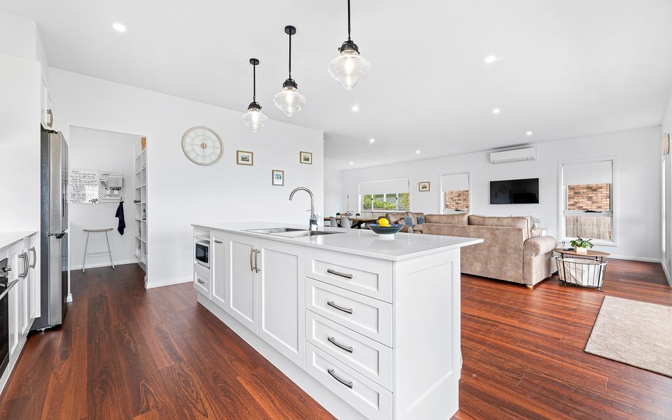 10 Bay Road, Long Beach