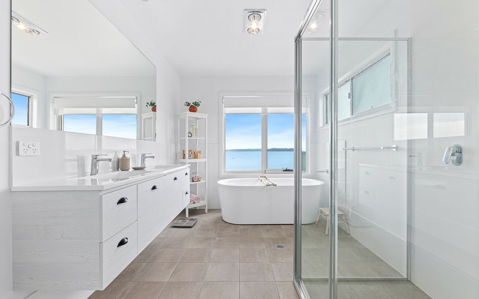 10 Bay Road, Long Beach