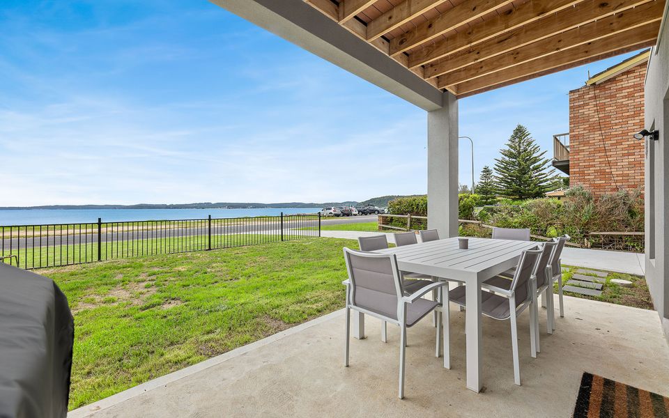 10 Bay Road, Long Beach