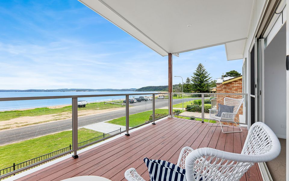 10 Bay Road, Long Beach