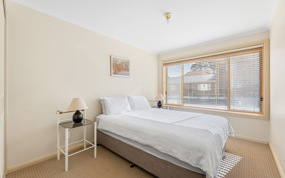 Ocean’s Edge in Batehaven