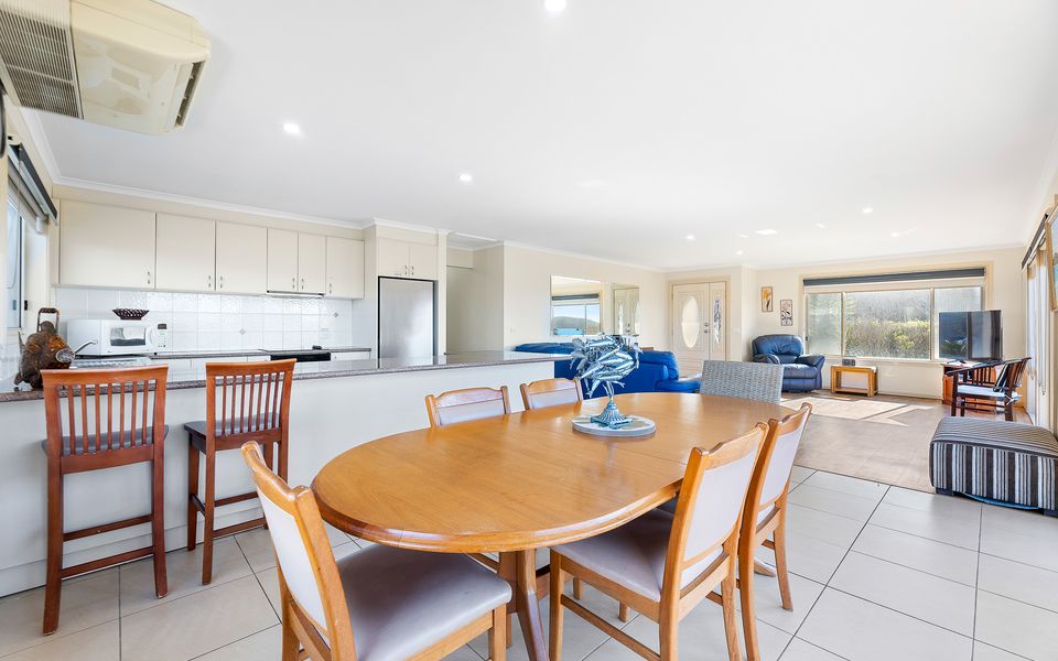 Ocean’s Edge in Batehaven