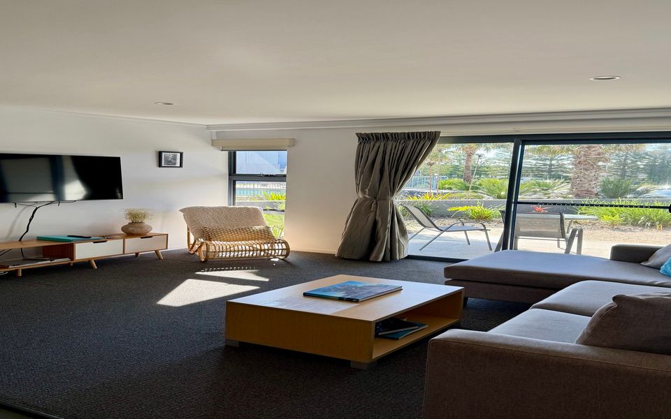 104/202-208 Beach Road, Batehaven