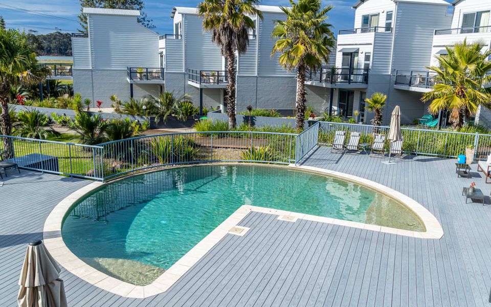 Relaxing Coastal unit in Batehaven