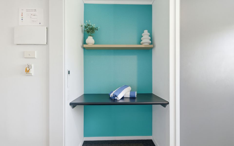 Relaxing Coastal unit in Batehaven