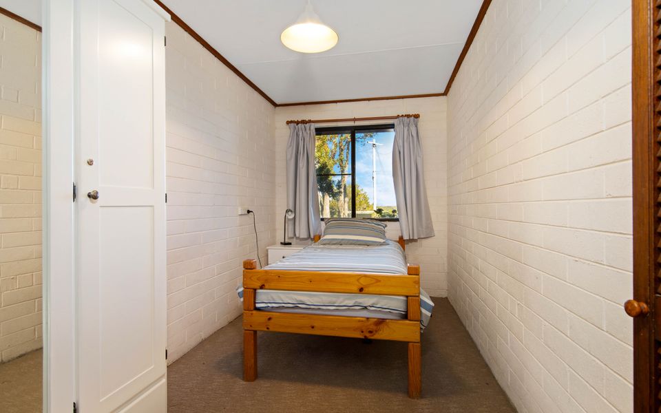 82 Annetts Parade, Mossy Point