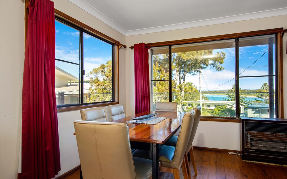 82 Annetts Parade, Mossy Point