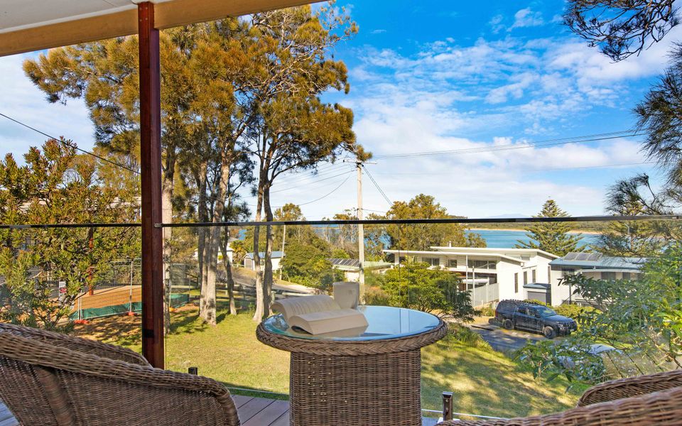 82 Annetts Parade, Mossy Point