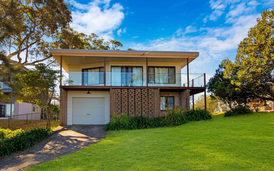 82 Annetts Parade, Mossy Point
