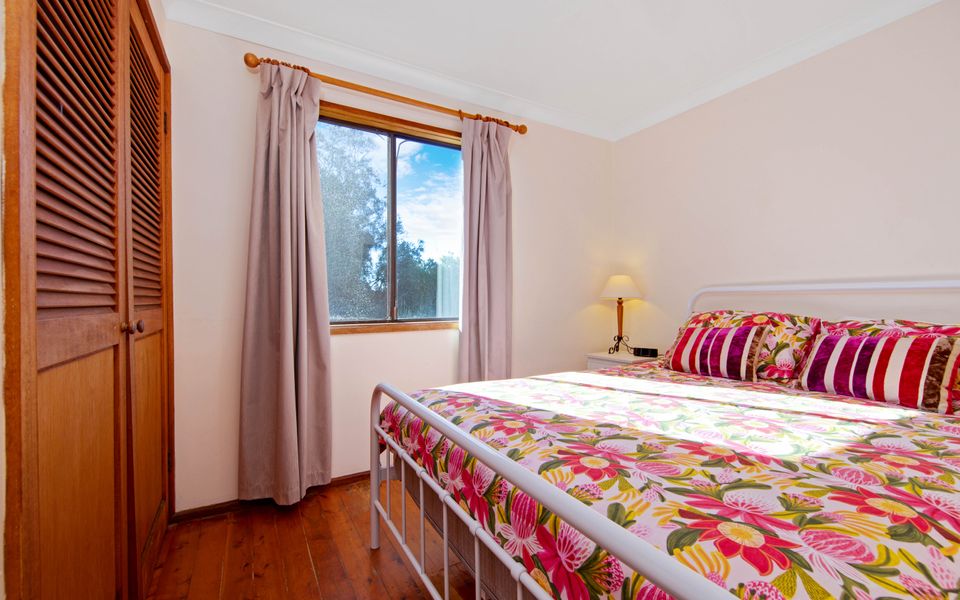 82 Annetts Parade, Mossy Point