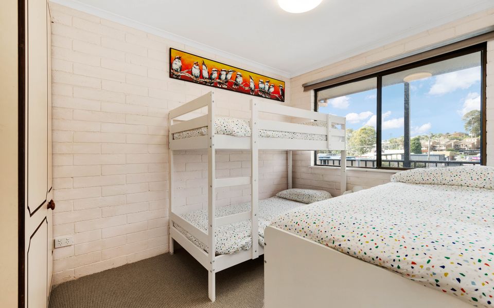 12/2-6 Matthew Parade, Batehaven