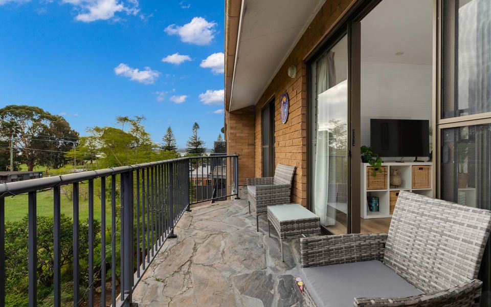 12/2-6 Matthew Parade, Batehaven