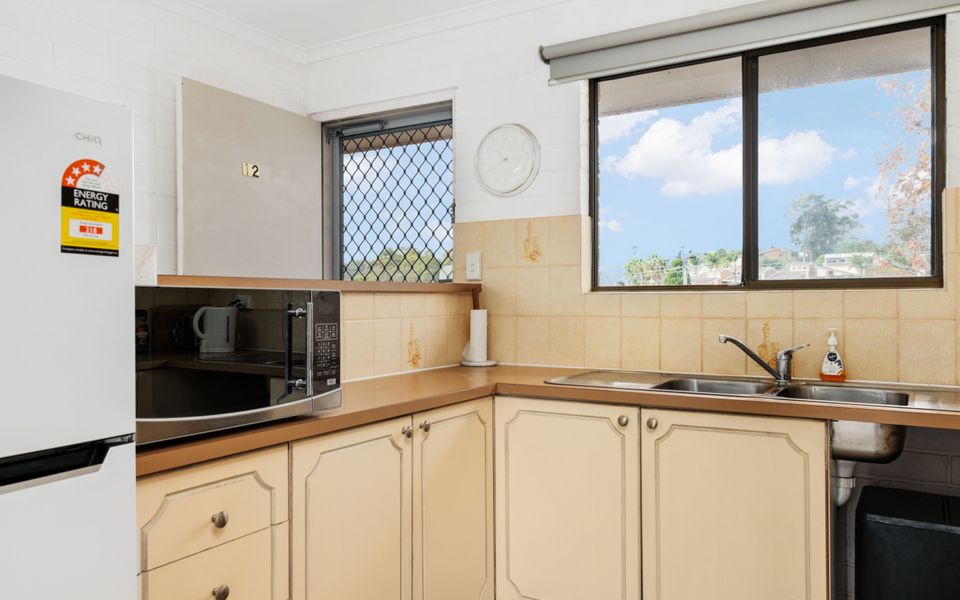 12/2-6 Matthew Parade, Batehaven