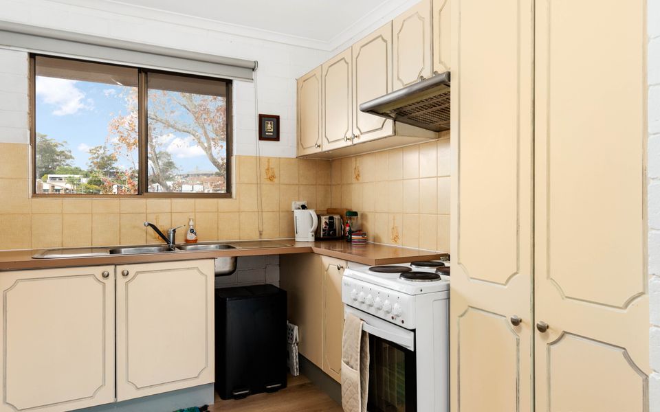 12/2-6 Matthew Parade, Batehaven