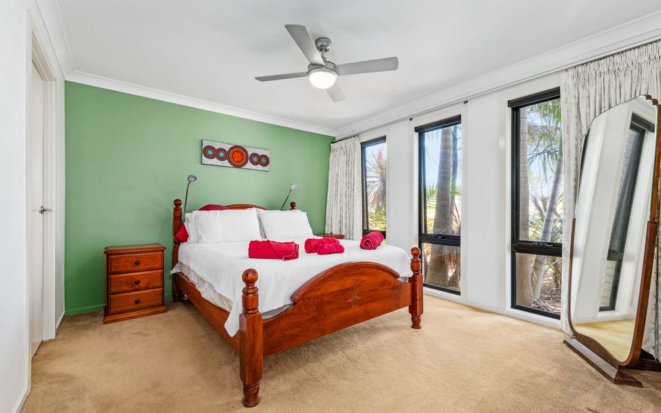 20 Freycinet Drive, Sunshine Bay