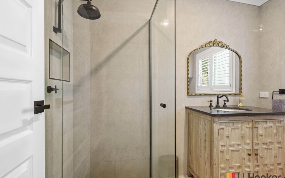 Peter Crescent Paradise