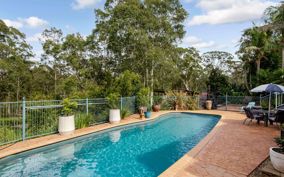 Northside Escape By The Pool