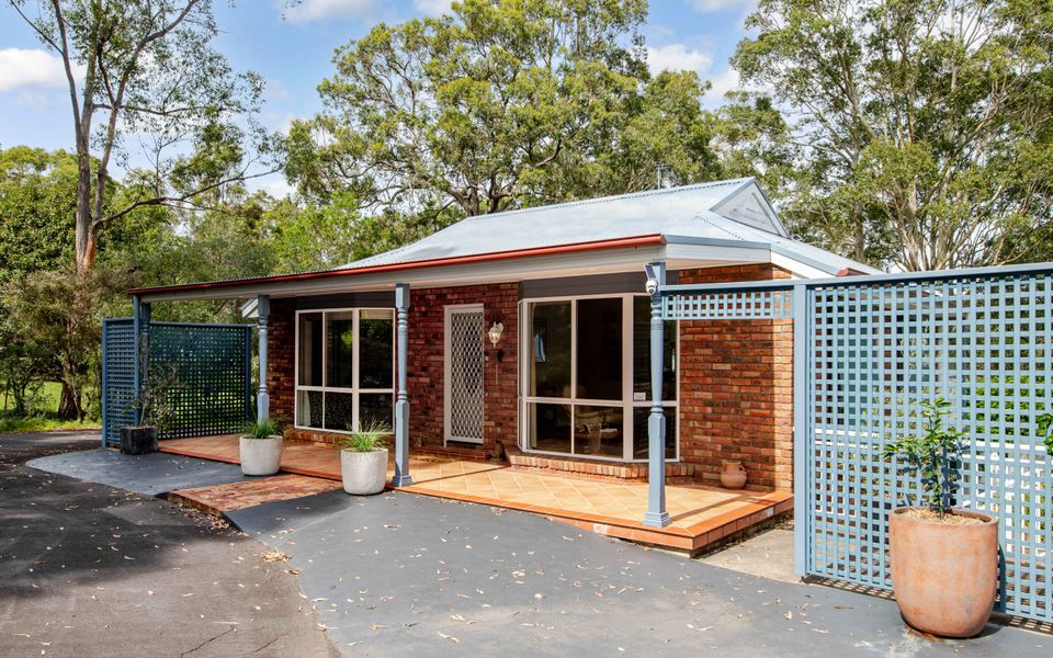 Northside Escape By The Pool