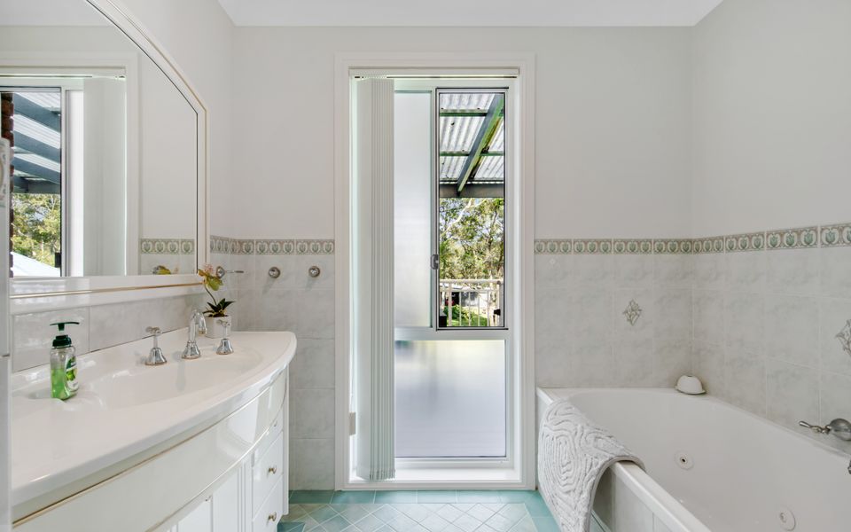 Northside Escape By The Pool