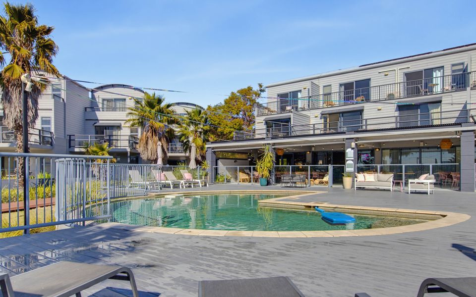 109-202-208 Beach Road, Batehaven