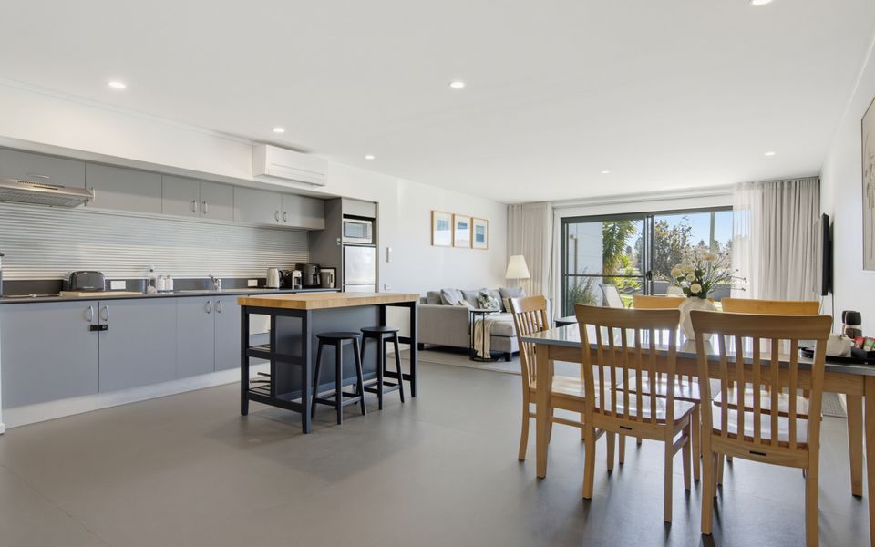 109-202-208 Beach Road, Batehaven