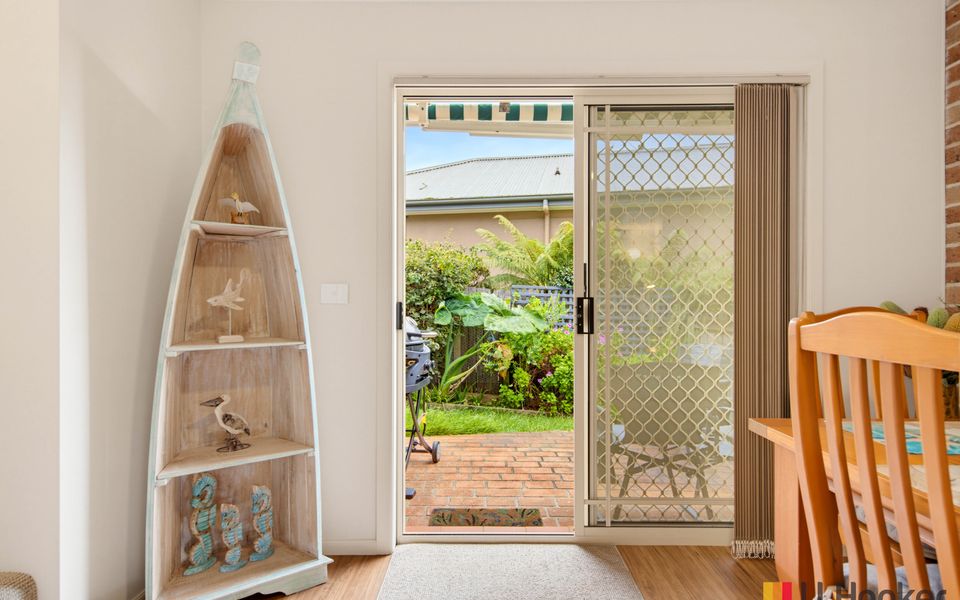 3/1 Eric Fenning Drive, Surf Beach