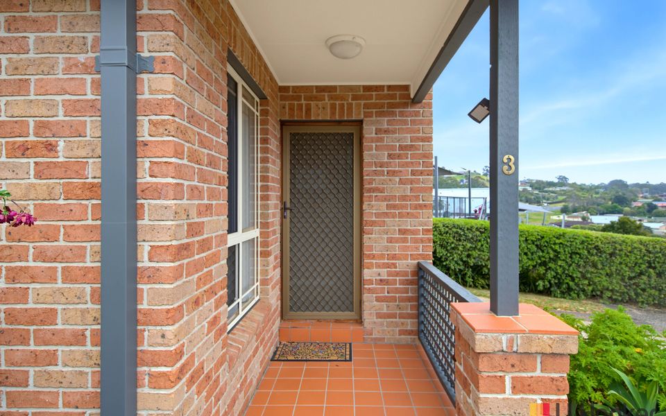 3/1 Eric Fenning Drive, Surf Beach