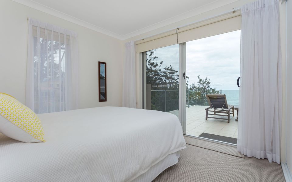 Beachfront Duplex on Denhams – PID-STRA-35842