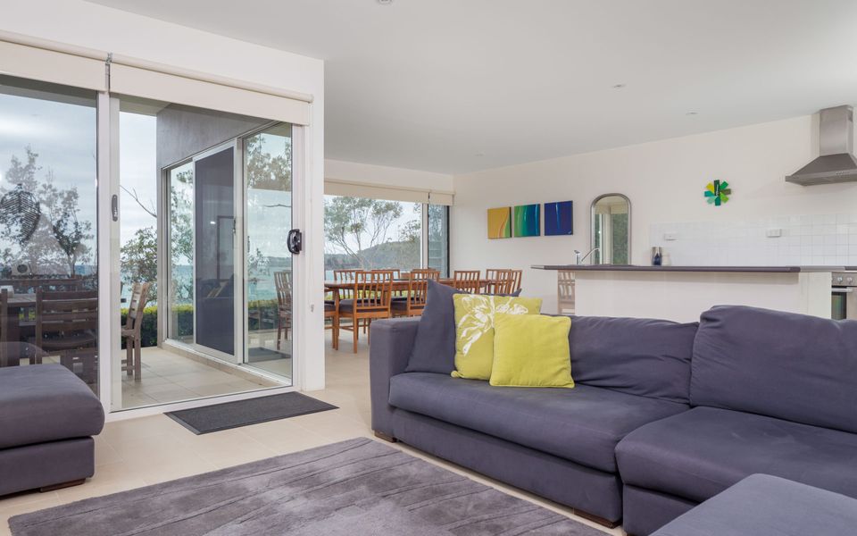 Beachfront Duplex on Denhams – PID-STRA-35842