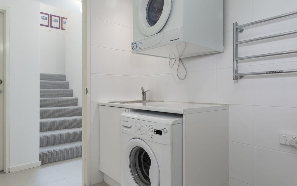 Beachfront Duplex on Denhams – PID-STRA-35842