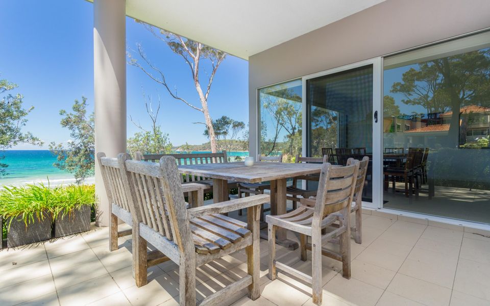 Beachfront Duplex on Denhams – PID-STRA-35842