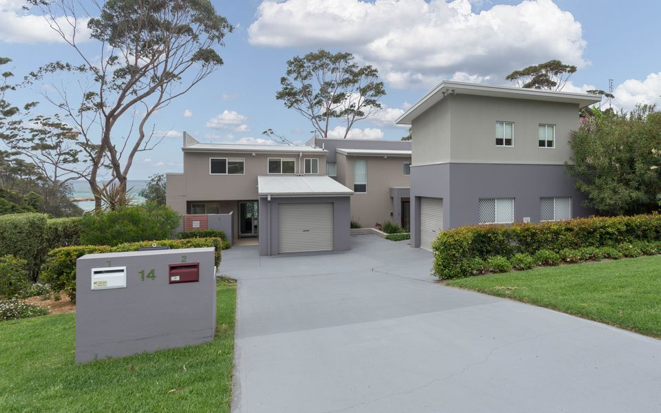 Beachfront Duplex on Denhams – PID-STRA-35842