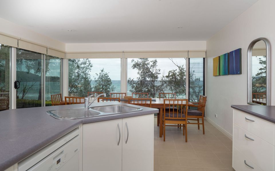 Beachfront Duplex on Denhams – PID-STRA-35842