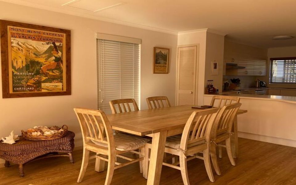 Bos’n’s on Wimbie Beach Unit Twenty Five