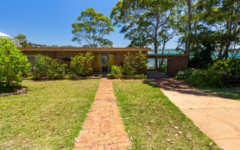 ‘Nandina’ Coastal Clifftop Lookout