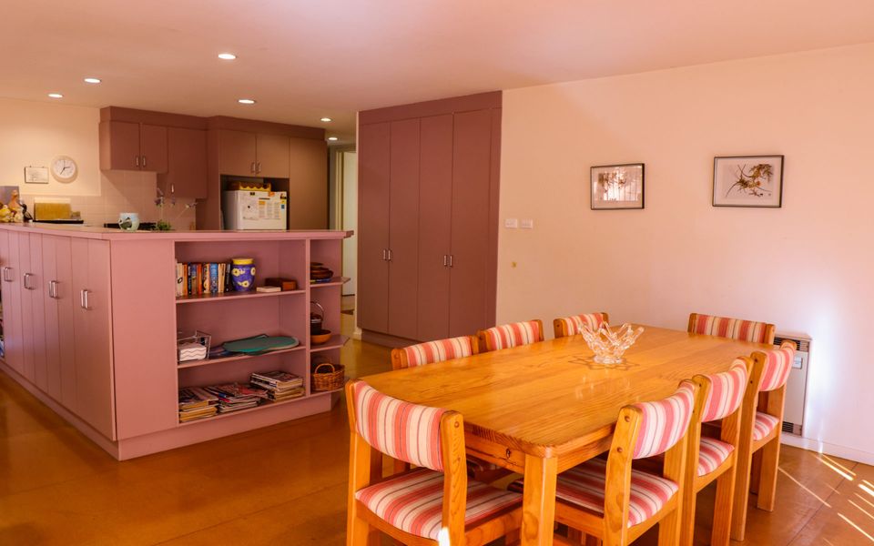 Leafy Long Beach Hideaway