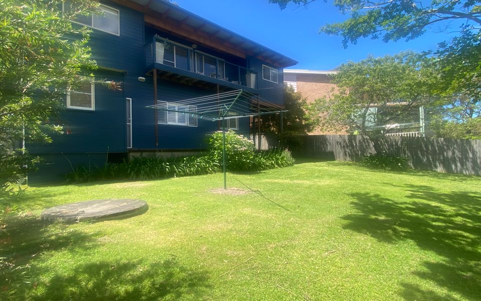 The Blue House at Durras